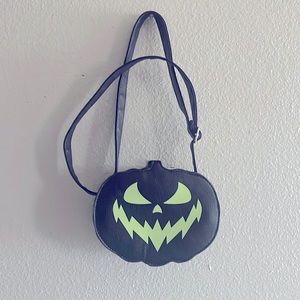 Small Hot Topic glow in the dark pumpkin purse